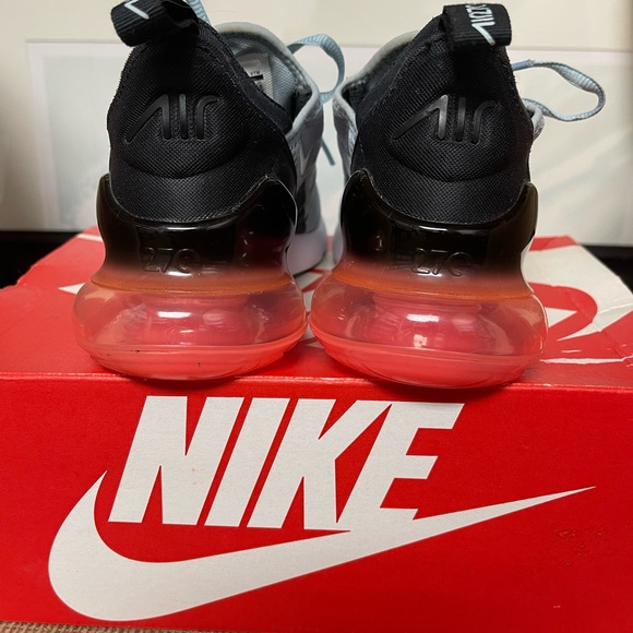 Excellent condition Nike 270s - Picture 3 of 5